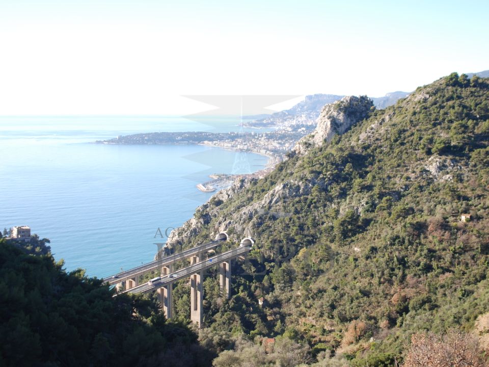 Erhvervsejendom i Ventimiglia, Imperia - foto 1