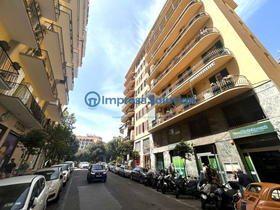 Erhvervsejendom i Naples, Naples - foto 1