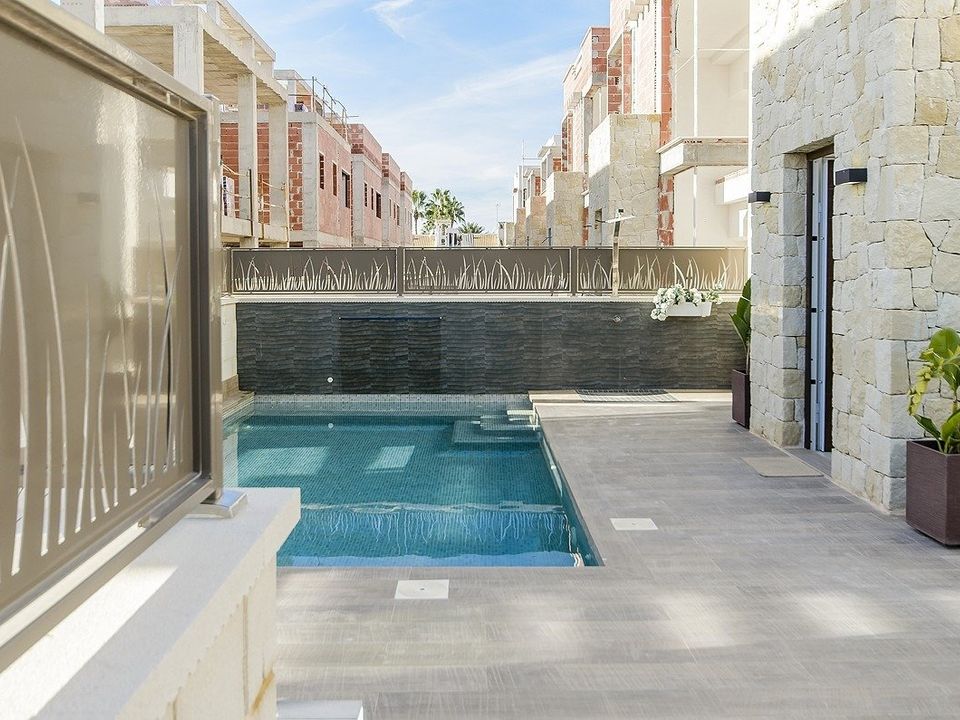 Villa in Los Montesinos, Alicante - photo 4