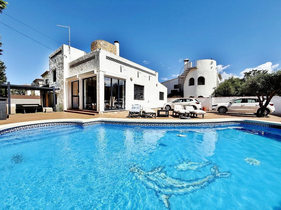 Villa i Empuriabrava, Gerona - foto 1