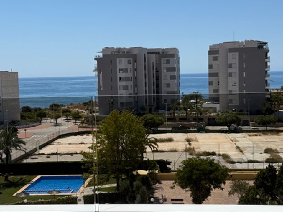 Apartamento en Villajoyosa, Alicante - foto 2