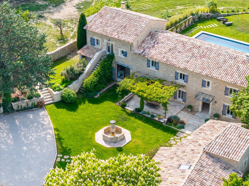 Villa in Oppede, Vaucluse - photo 3