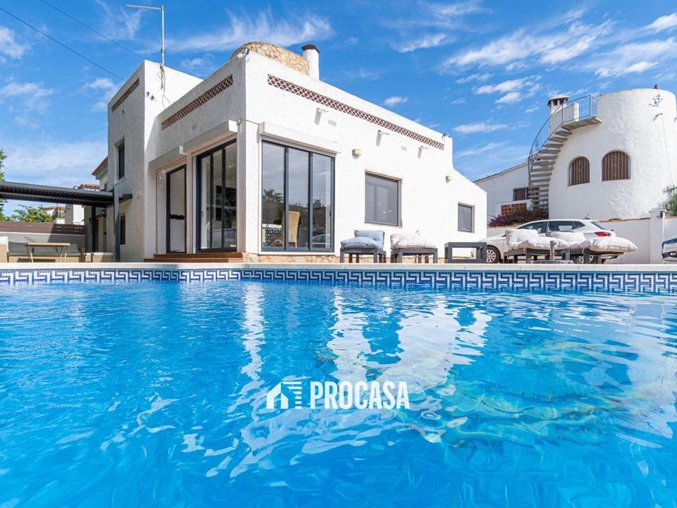 Villa i Empuriabrava, Gerona - foto 1