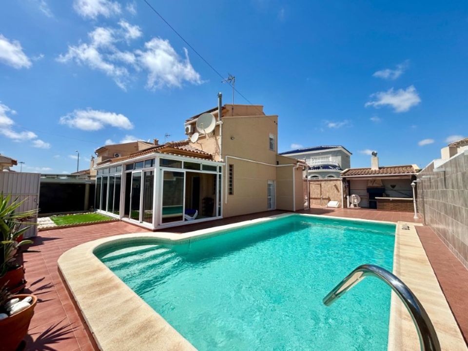 Villa i La Torreta, Alicante - foto 1