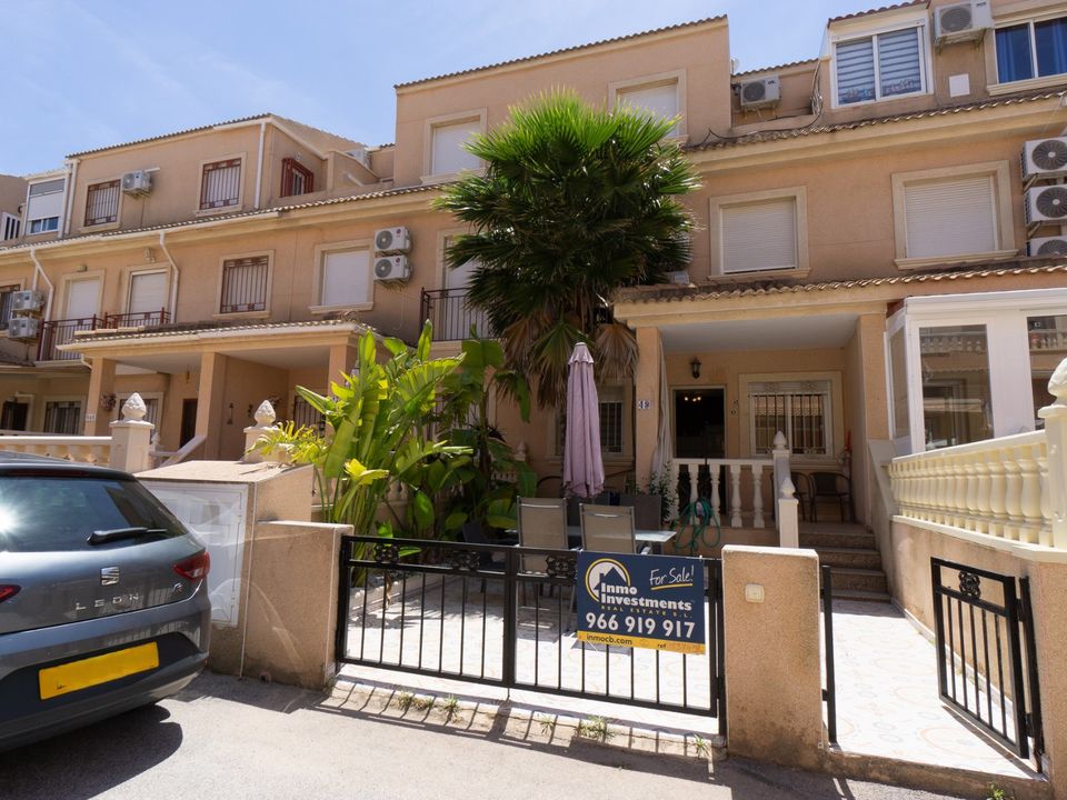 Byhus i Playa Flamenca, Alicante - foto 1