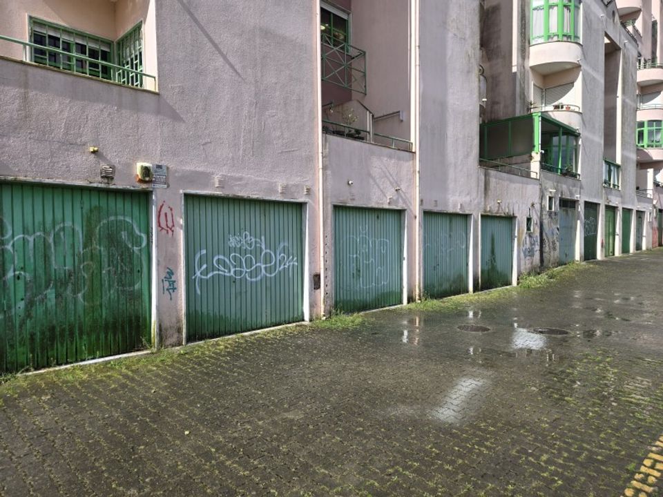 Garage i Rio de Mouro-Estacao, Lisbon - foto 4