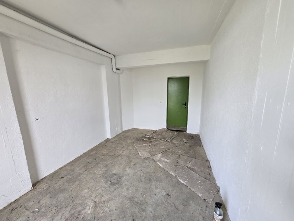 Garage i Rio de Mouro-Estacao, Lisbon - foto 5