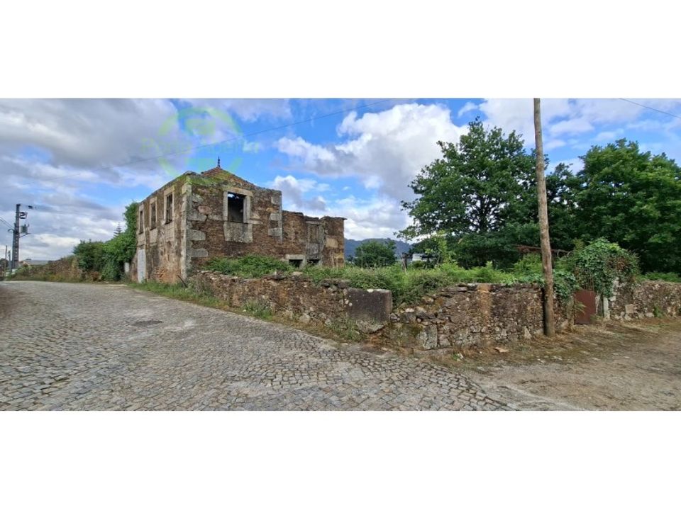 Helårsgrund i Santo Tirso, Porto - foto 1
