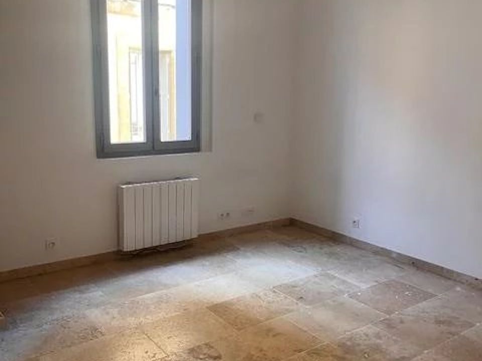 Apartment in Saint-Quentin-la-Poterie, Gard - photo 2