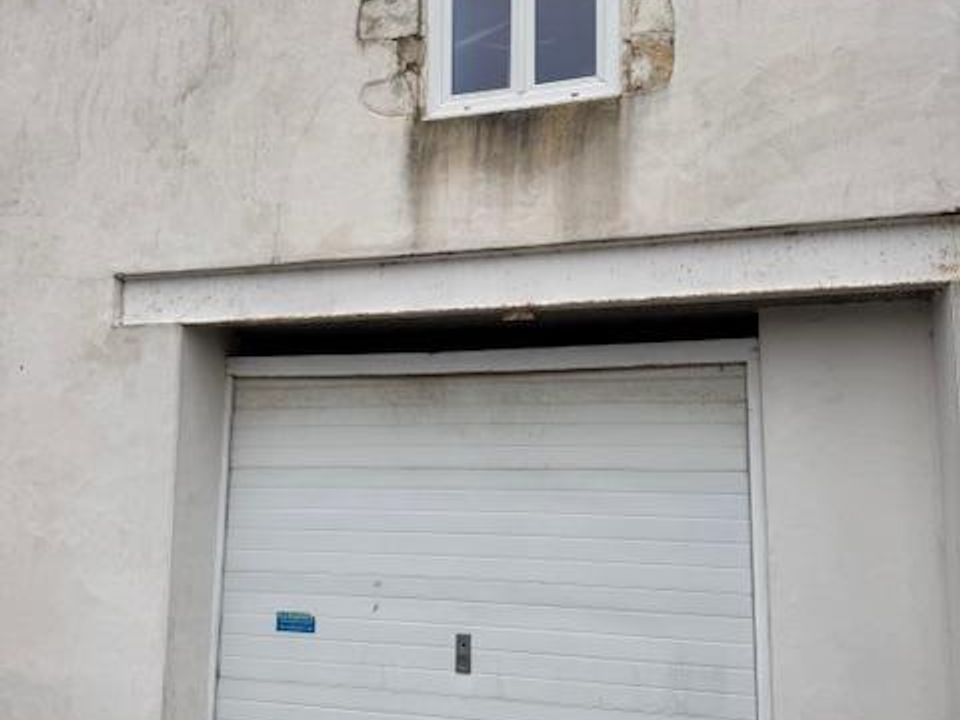 Erhvervsejendom i Esnandes, Charente-Maritime - foto 1