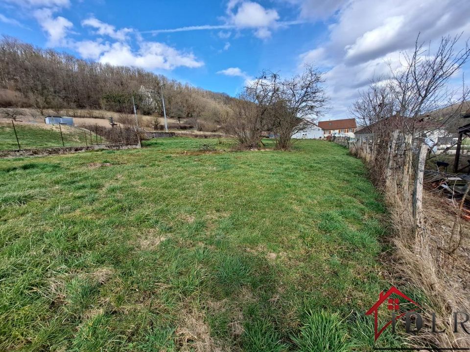 Helårsgrund i Ougney-Douvot, Doubs - foto 1