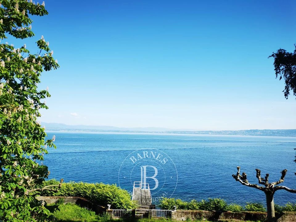 Villa i Evian-les-Bains, Haute-Savoie - foto 1