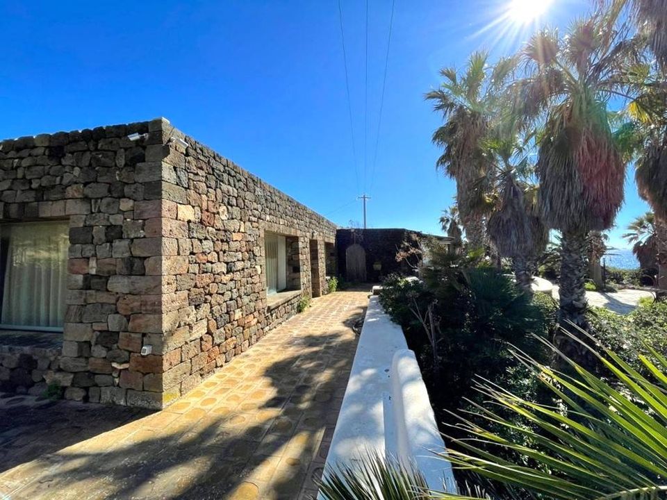 L'establiment comercial a Pantelleria, Trapani - foto 1