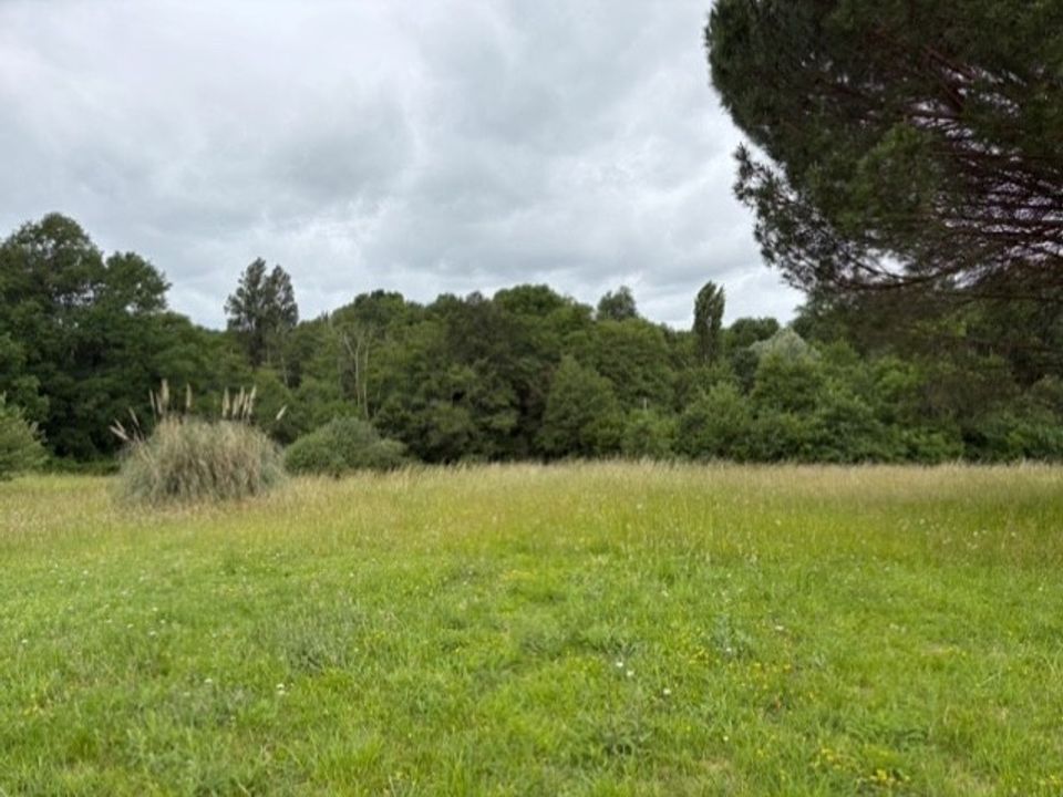 Helårsgrund i Fargues-Saint-Hilaire, Gironde - foto 1