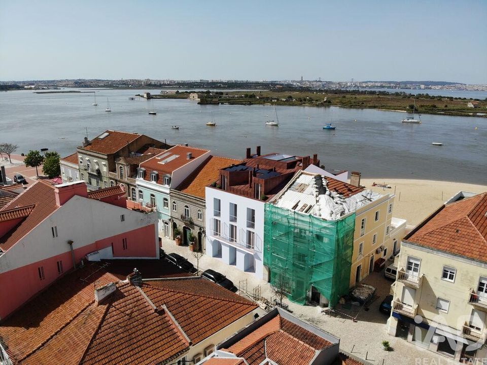 Commercial property in Seixal, Setubal - photo 3