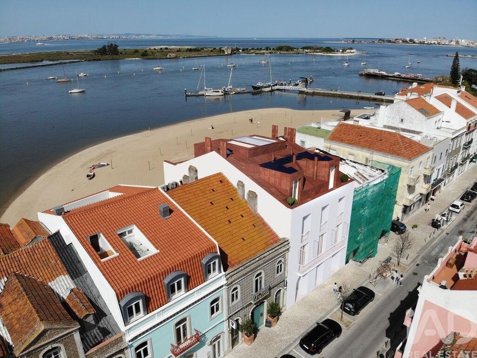 Commercial property in Seixal, Setubal - photo 4