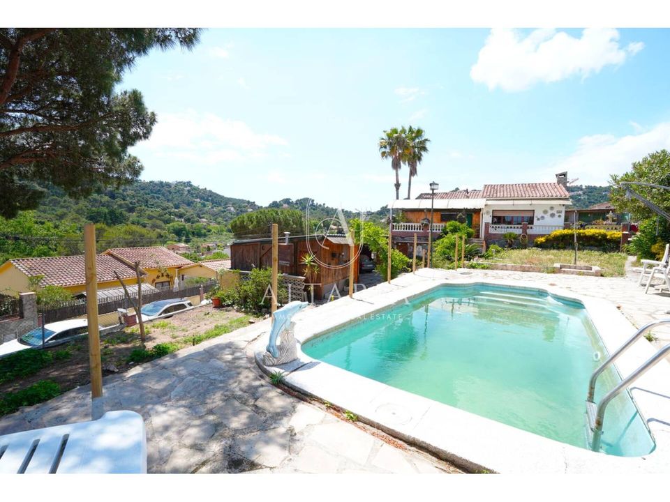 Villa en Palafolls, Barcelona - foto 1
