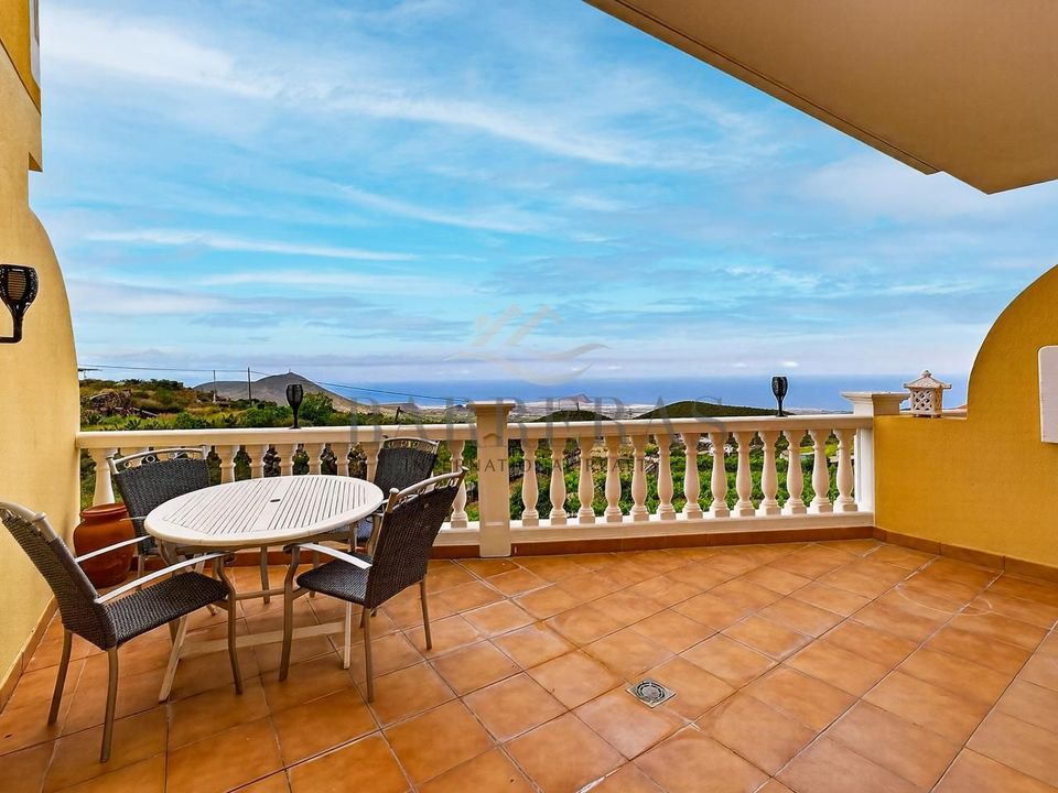 Town house in San Miguel (La Orotava), Tenerife - photo 1