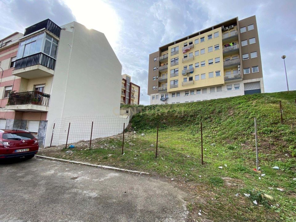 Helårsgrund i Camarate, Lisbon - foto 1