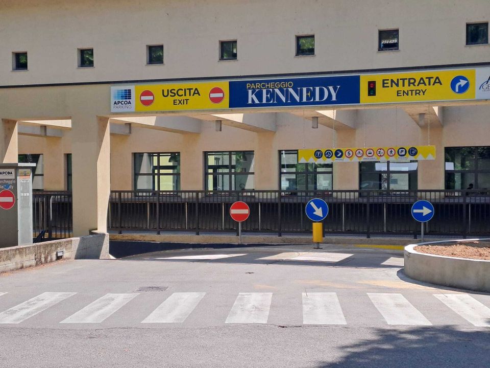 Garaż: Parma, Parma – zdjęcie 1