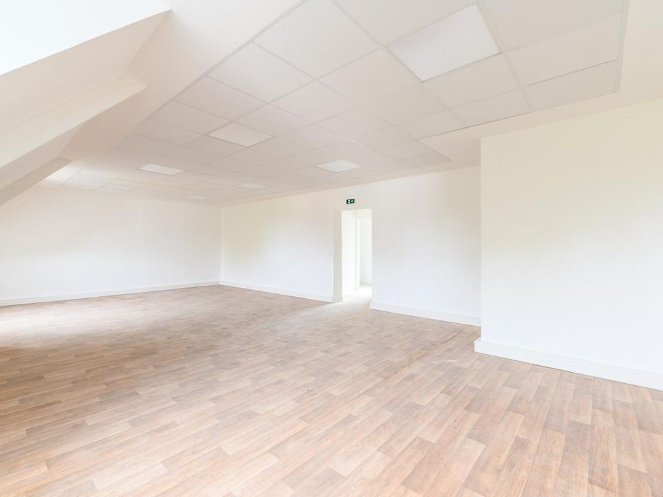 Erhvervsejendom i La Ferté-sous-Jouarre, Seine-et-Marne - foto 2