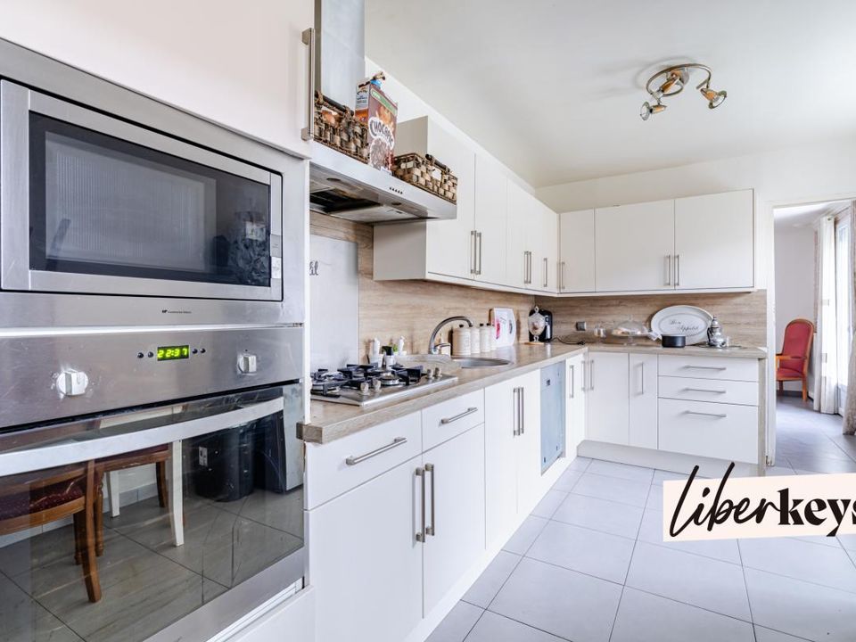 Villa i Stains, Seine-Saint-Denis - bilde 4