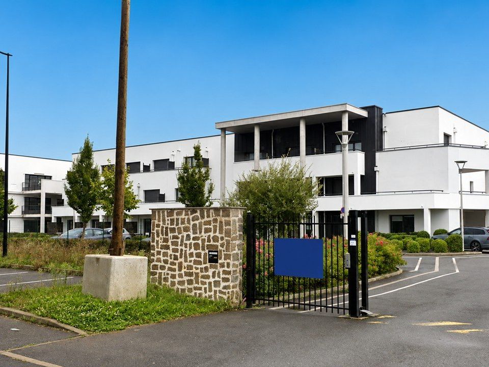 Erhvervsejendom i Villejust, Essonne - foto 1