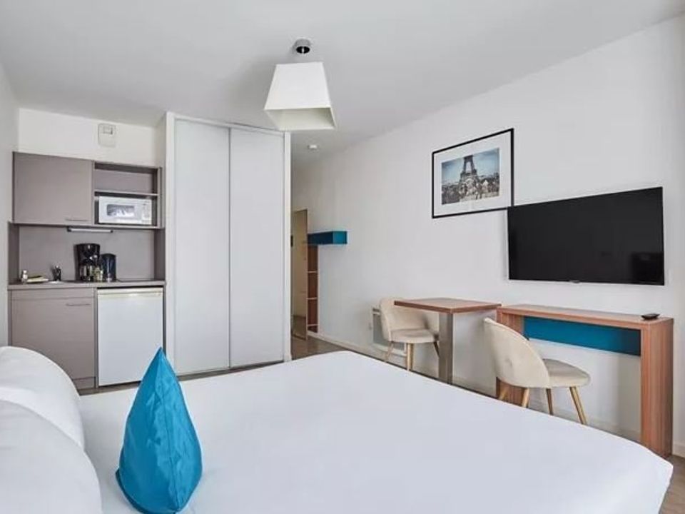 Erhvervsejendom i Rueil-Malmaison, Hauts-de-Seine - foto 3