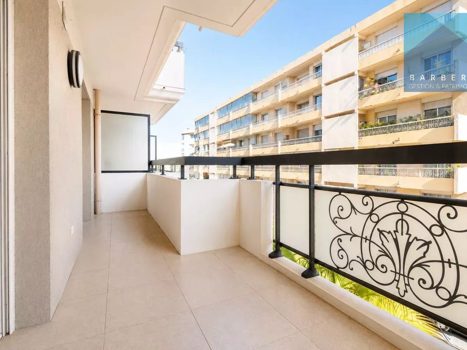 Leilighet i Saint-Laurent-du-Var, Alpes-Maritimes - bilde 1