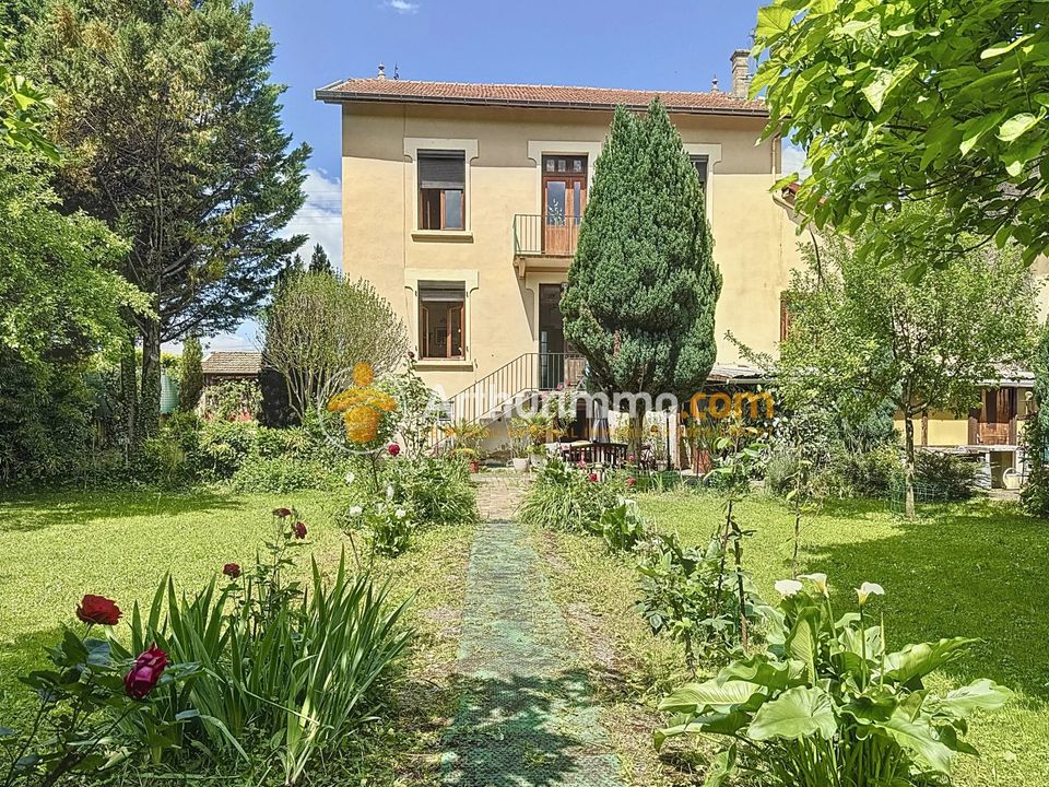 Villa i Bourgoin-Jallieu, Isere - foto 1