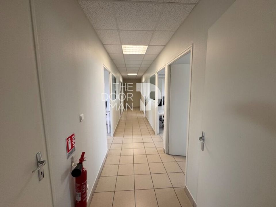 Erhvervsejendom i Laval, Mayenne - foto 3