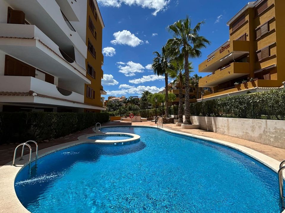 Apartment in Torrevieja, Alicante - photo 1