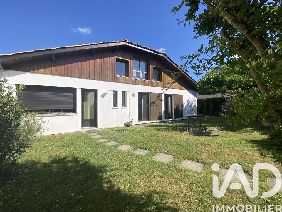 Villa i Saint-Médard-en-Jalles, Gironde - foto 1