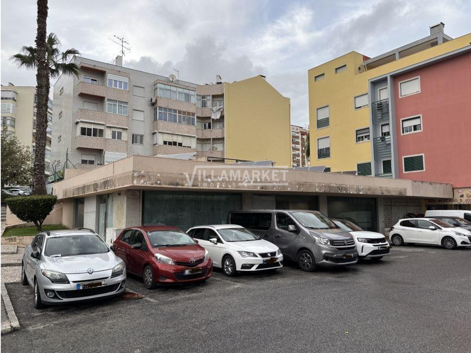 Erhvervsejendom i Odivelas, Lisbon - foto 1