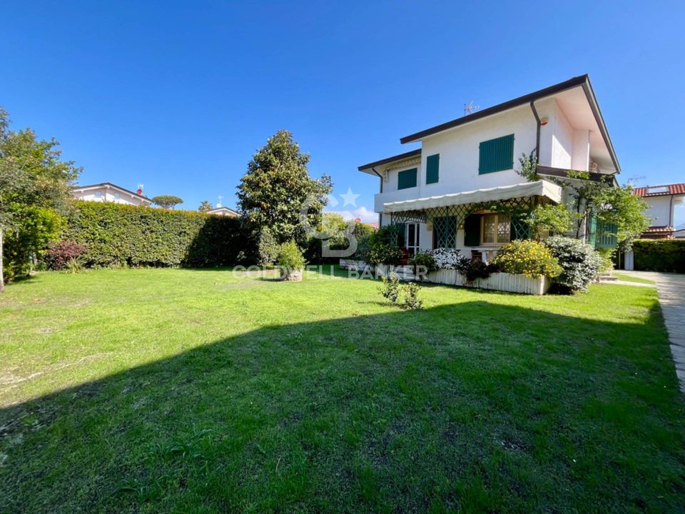 Villa in Forte dei Marmi, Lucca - photo 1