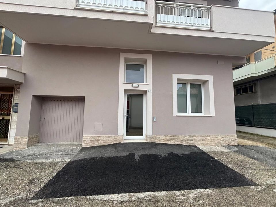 Erhvervsejendom i Montesilvano Marina, Pescara - foto 2