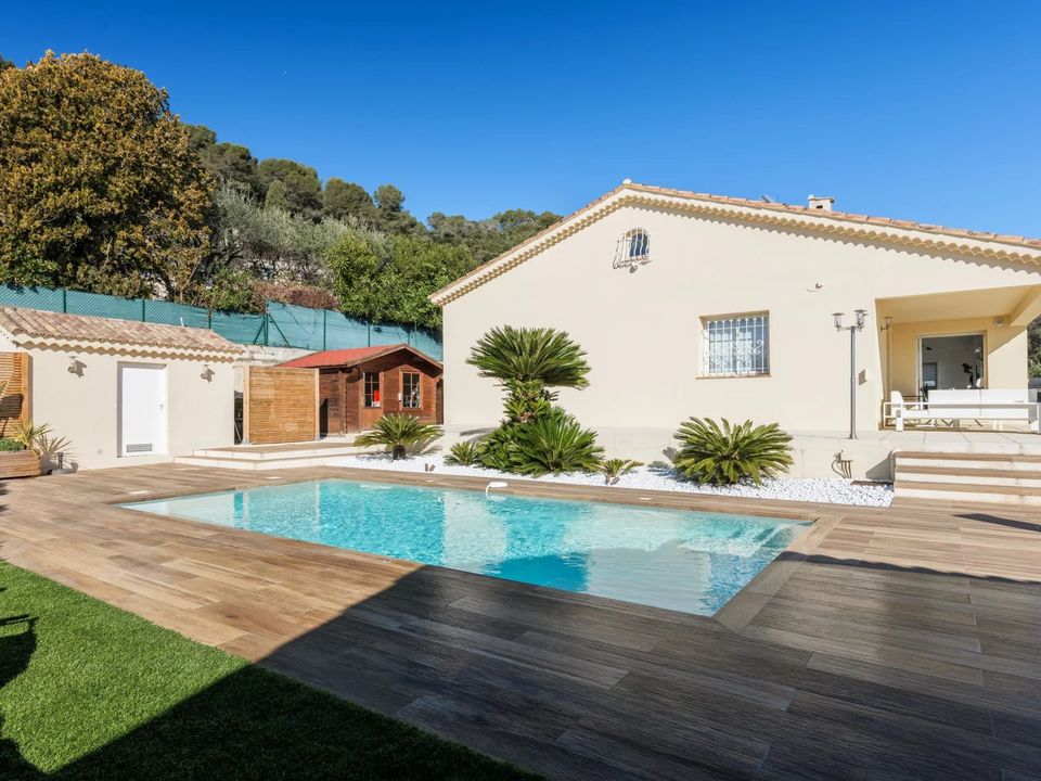 Villa i La Colle-sur-Loup, Alpes-Maritimes - foto 1