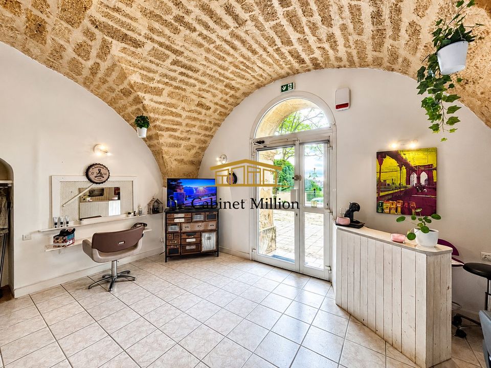 Erhvervsejendom i Montbazin, Herault - foto 1