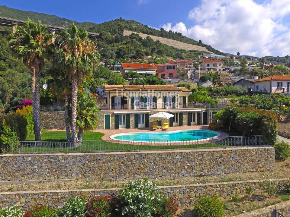 Villa i Ospedaletti, Imperia - foto 1