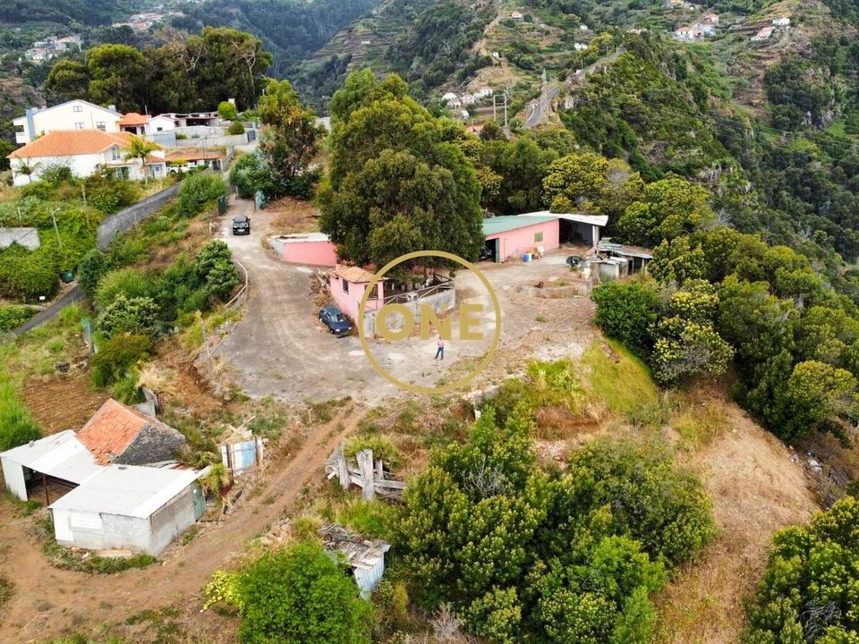 Helårsgrund i Santa Cruz, Madeira - foto 1