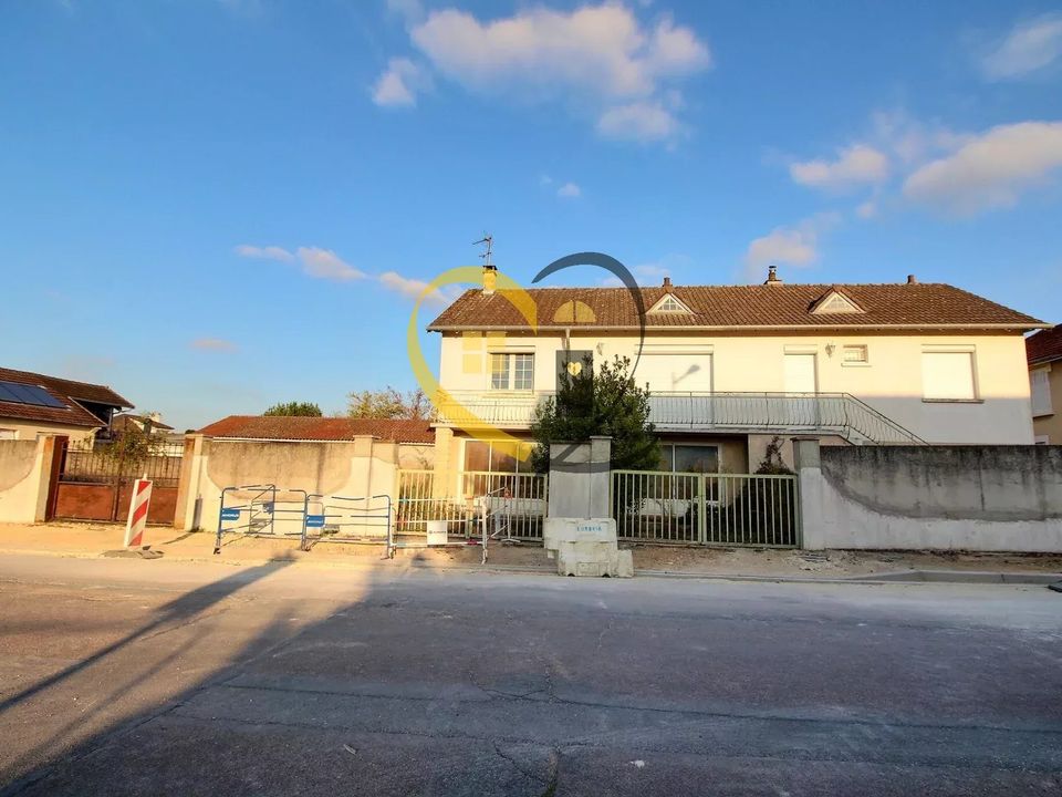 Villa i Saint-Doulchard, Cher - foto 1