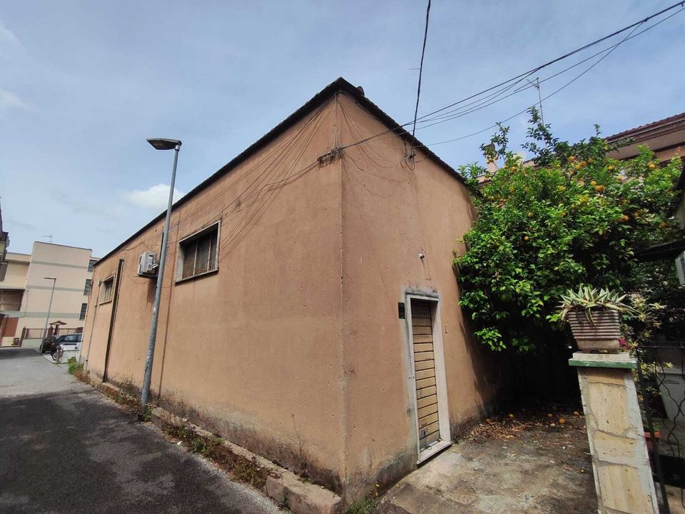 Erhvervsejendom i Guidonia Montecelio, Rome - foto 1