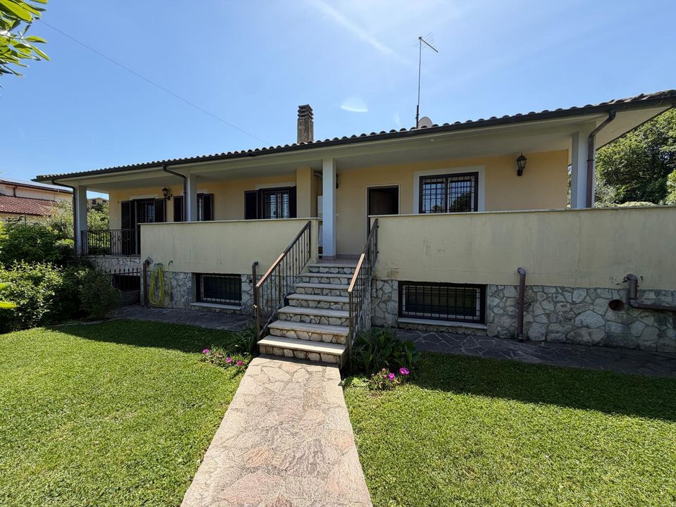 Villa a Castelnuovo di Porto, Rome - foto 1