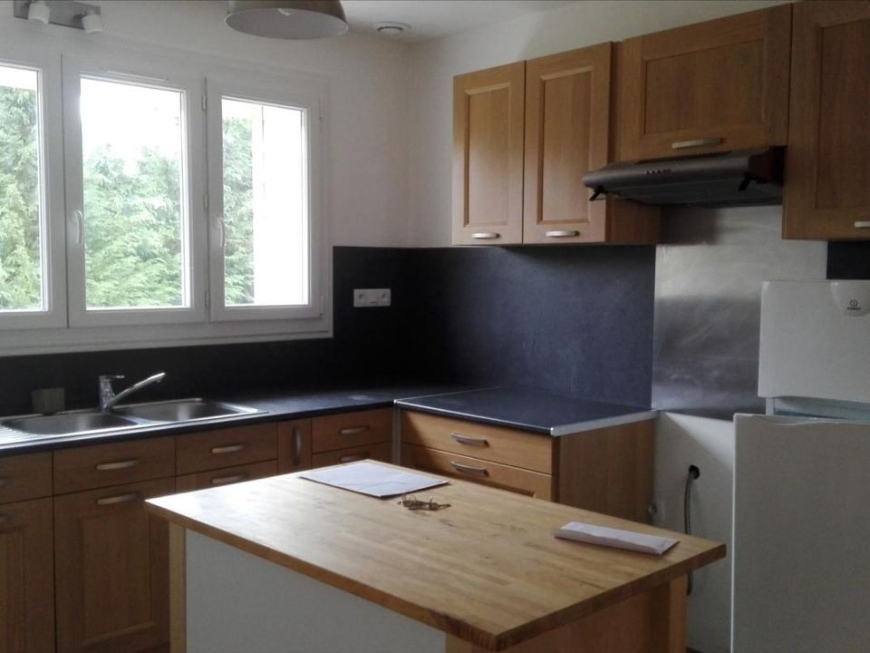 Apartment in Charbonnieres-Les-Varennes, Puy-de-Dome - photo 1
