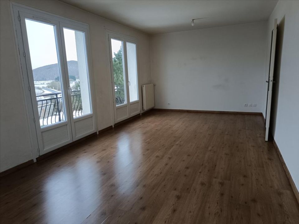 Apartment in Charbonnieres-Les-Varennes, Puy-de-Dome - photo 5