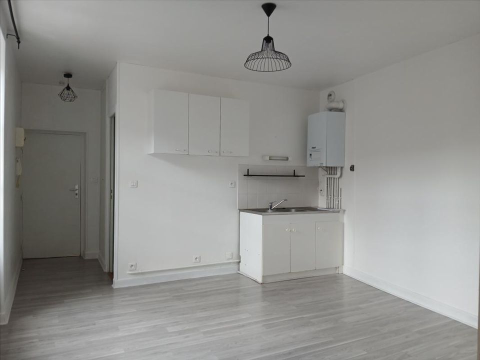 Apartment in Riom, Puy-de-Dome - photo 1