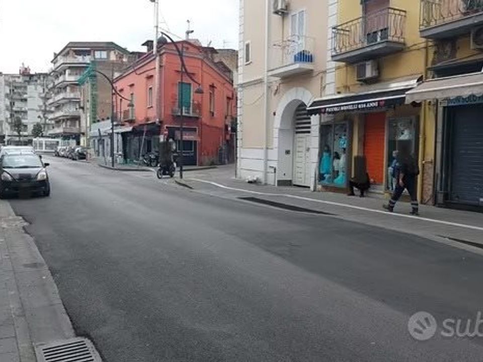 Propriedade comercial em Casalnuovo, Naples - foto 2
