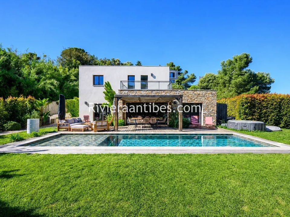 Villa i Vallauris, Alpes-Maritimes - foto 1