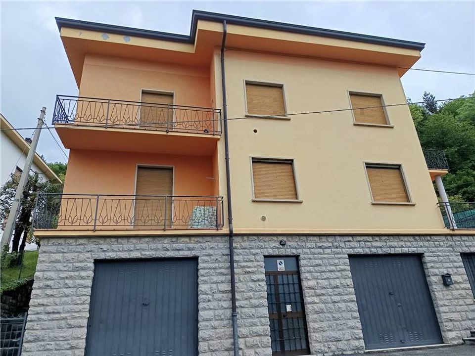 Villa i Berbenno, Bergamo - bilde 1
