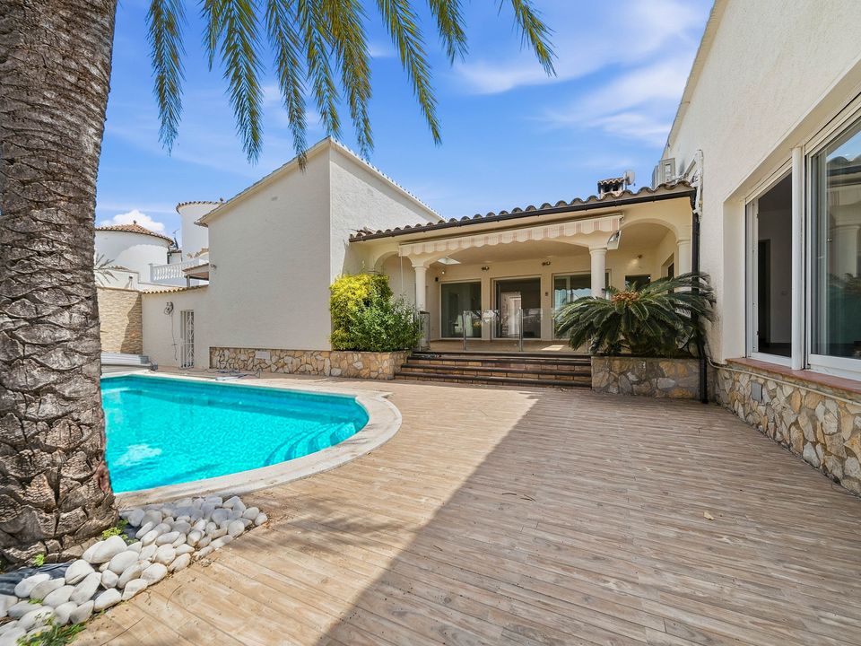 Villa i Empuriabrava, Gerona - foto 1